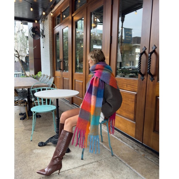 Scarf - Picture 2 of 3